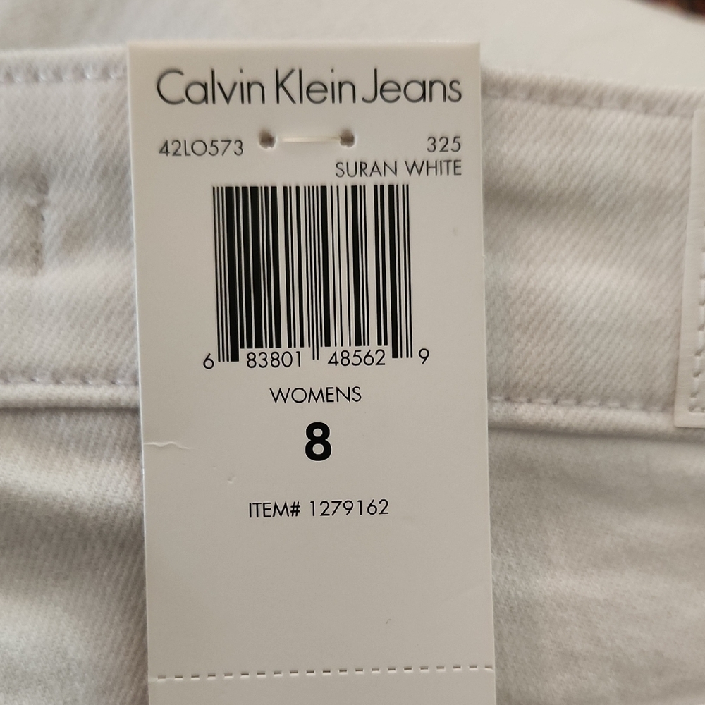 Calvin Klein White Jean Shorts, Size 8 - Picture 4 of 4
